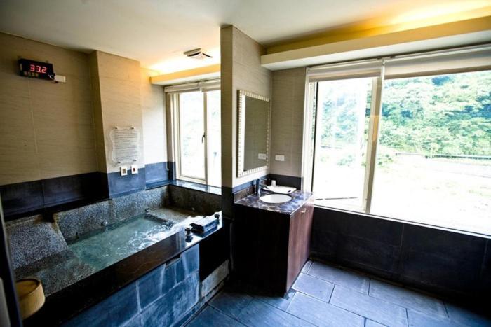 Hoya Hot Spring Inn Wulai Zewnętrze zdjęcie